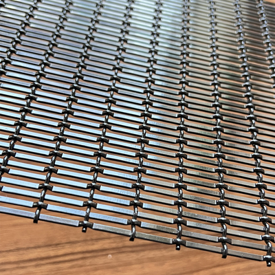 Fasad Stainless Steel Arsitektur Mesh Metal Woven Wire Semprot Hitam Untuk Pagar Dekoratif