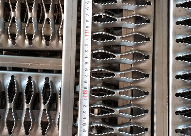 Galvanized Steel Arsitektur Metal Mesh Screen Untuk Grtp Strut Grating