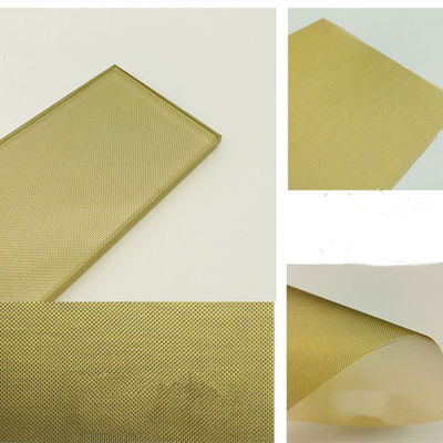 Partisi Kaca Laminasi Jaring Metalik Emas